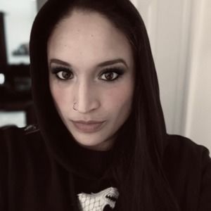 Meet your Posher, Caitlin